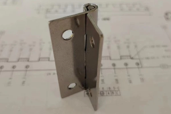 Metal Spring Hinges Are Made Of Zinc-aluminum Alloy, Which Is Low-cost And Reliable, And Are Suitable For Ordinary Container Doors.